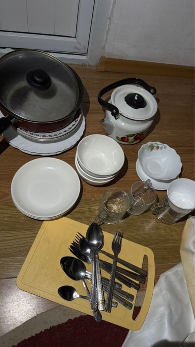 Ыдыс-аяқтар,көрпе,көпшік,жапқыш сатылады