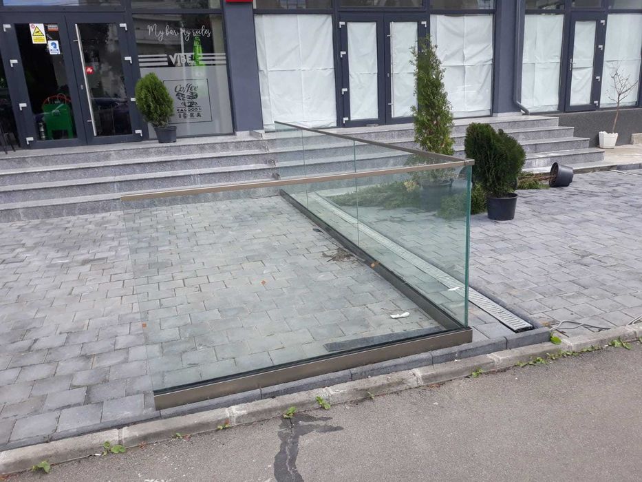 Balustrada de sticla pentru scari si balcoane