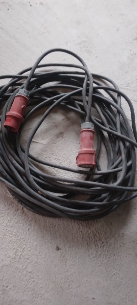 Vand 25m cablu 380v