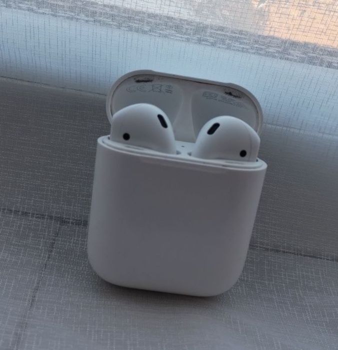 Căști airpods 2 cu husa neagra