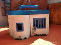 Намалявам Playmobil къща с полицаи и затворник