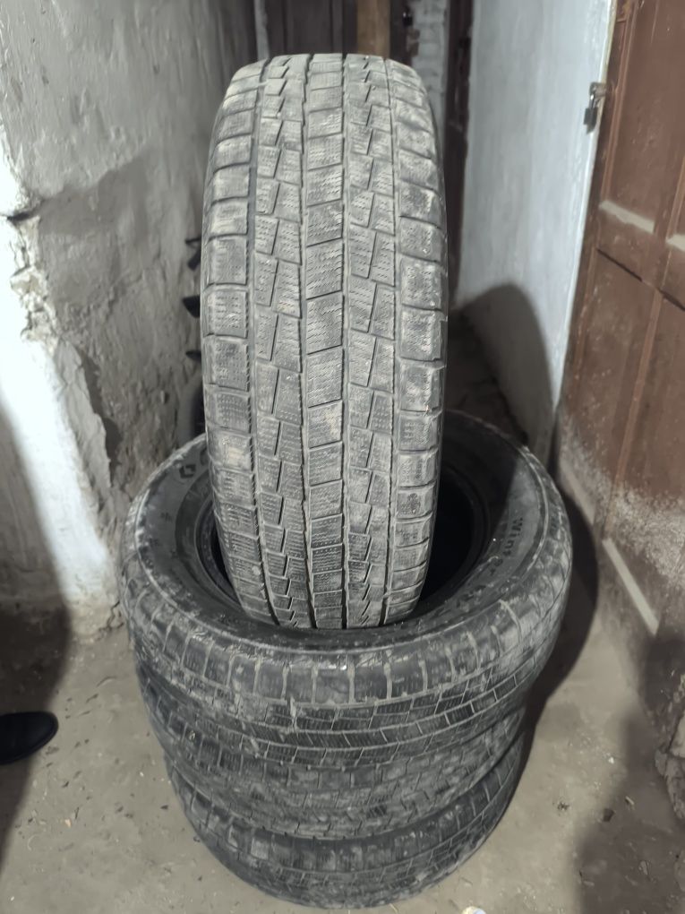 Продам зимние шины