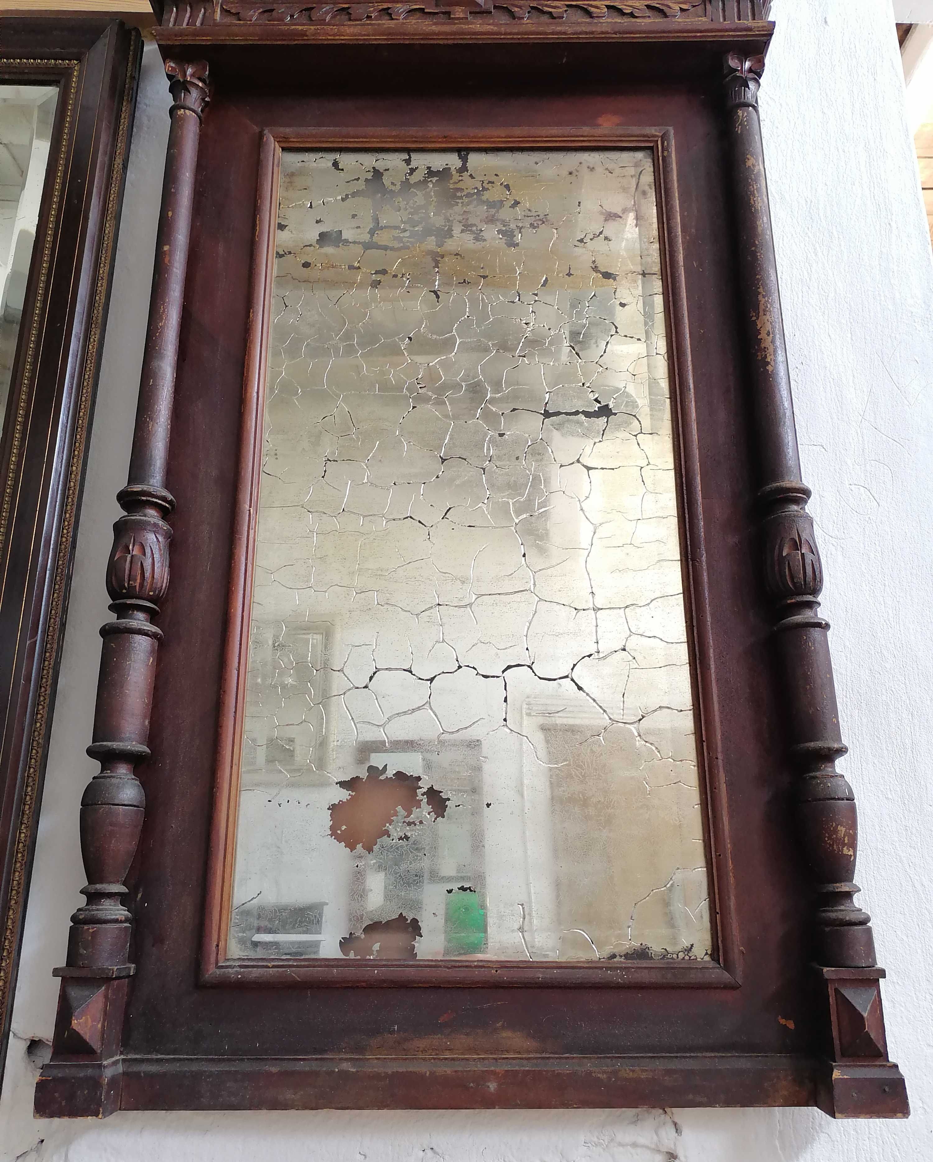 Oglinda foarte veche cu rama din lemn /Obiect decorativ/Recuzita
