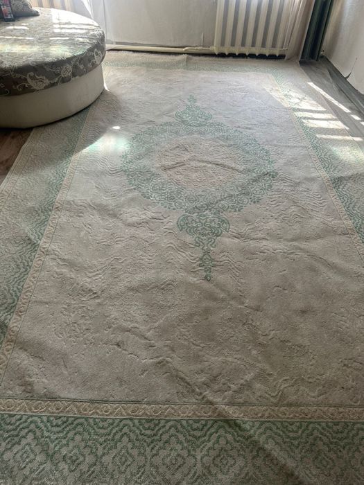 продам ковер в залл в отличном состоянии