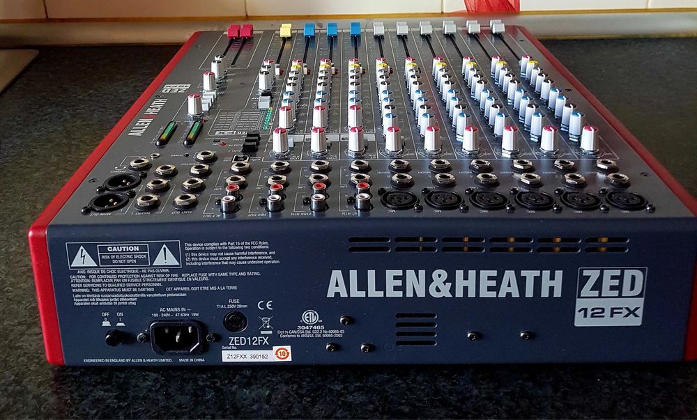 Аналоговый микшерный пульт Allen Heath ZED-12FX