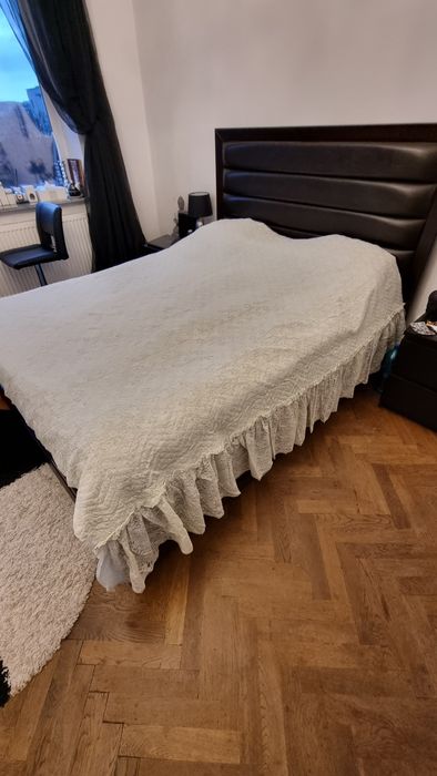 Cuvertura pentru pat din dantela alba