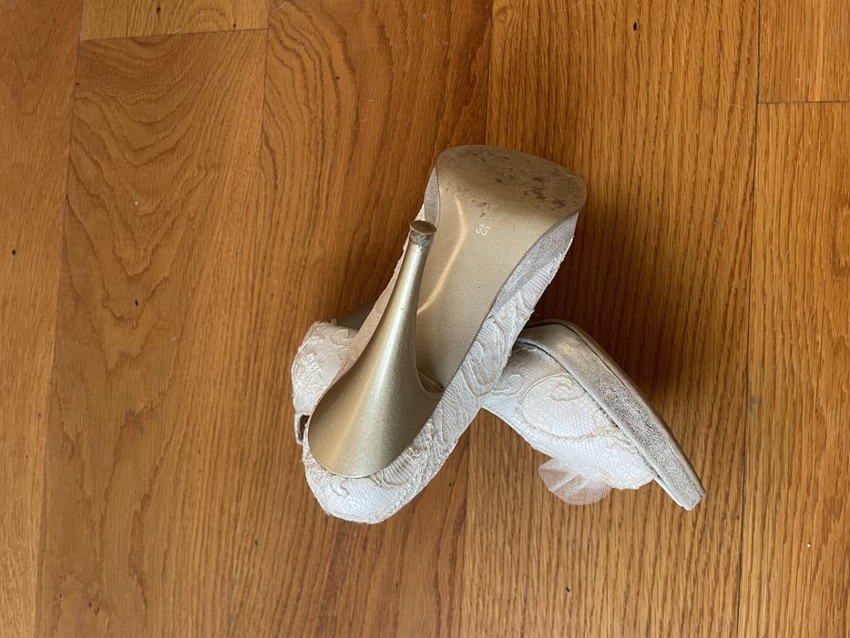 Pantofi de mireasa marimea 35