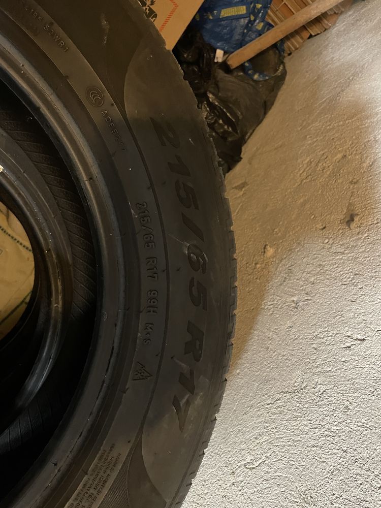 Употребявани зимни гуми Pirelli 215/65/R17 99H