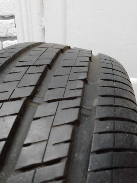Шина усиленная на Бус, 235/65 R16C. Continental vanco 2  в идеале