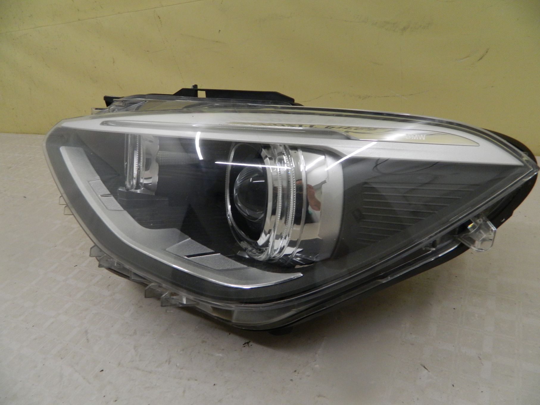 Far stanga BMW Seria 1 F20 / F21 Xenon, 2011, 2012, 2013, 2014.