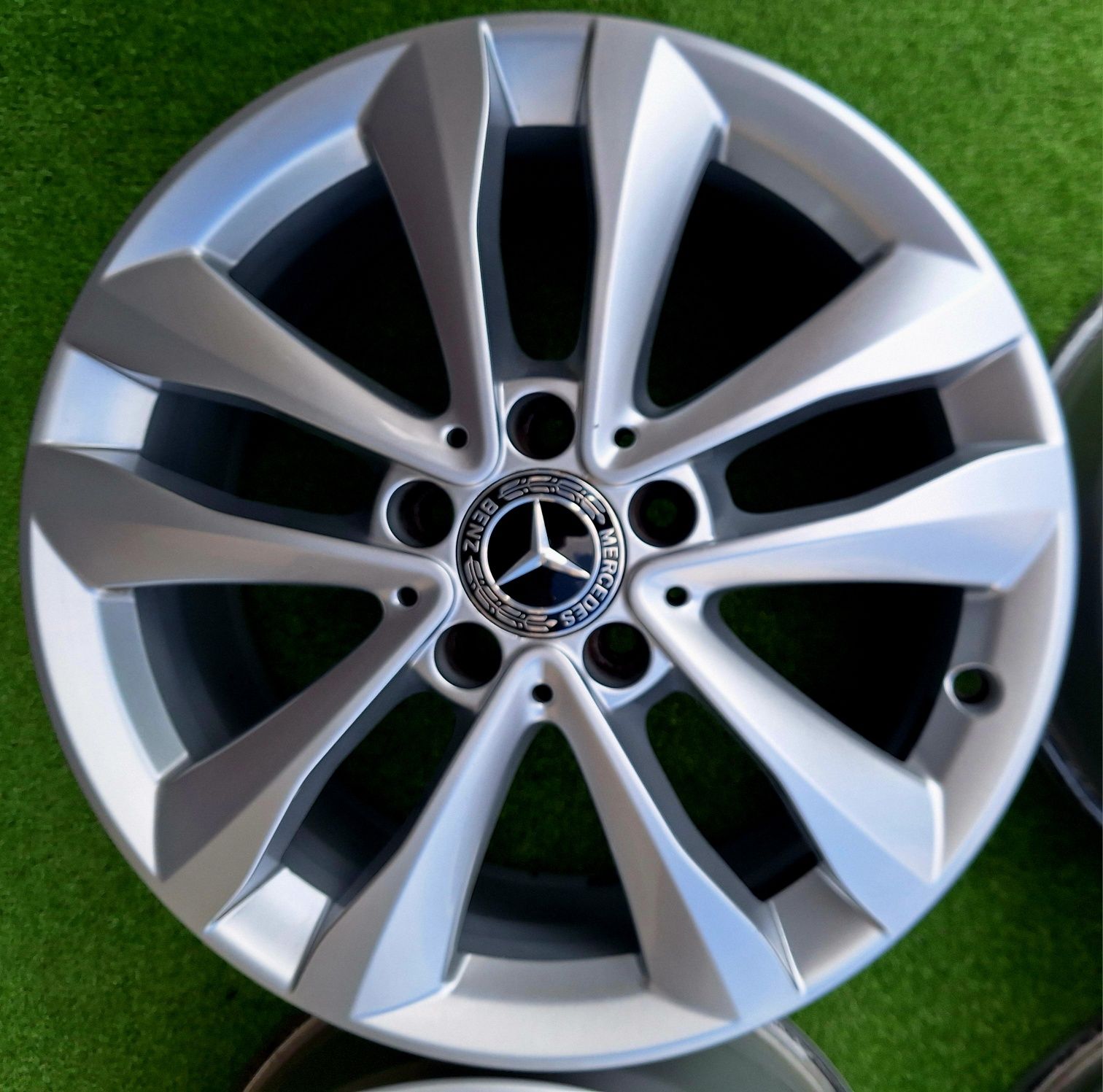 Продавам 4бр.оригинални джанти 17-ки за W205,W206,А,Б,Vito