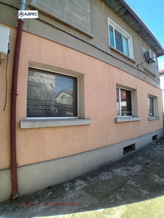 Етаж от къща в Плевен-Широк център площ 90 цена 100000