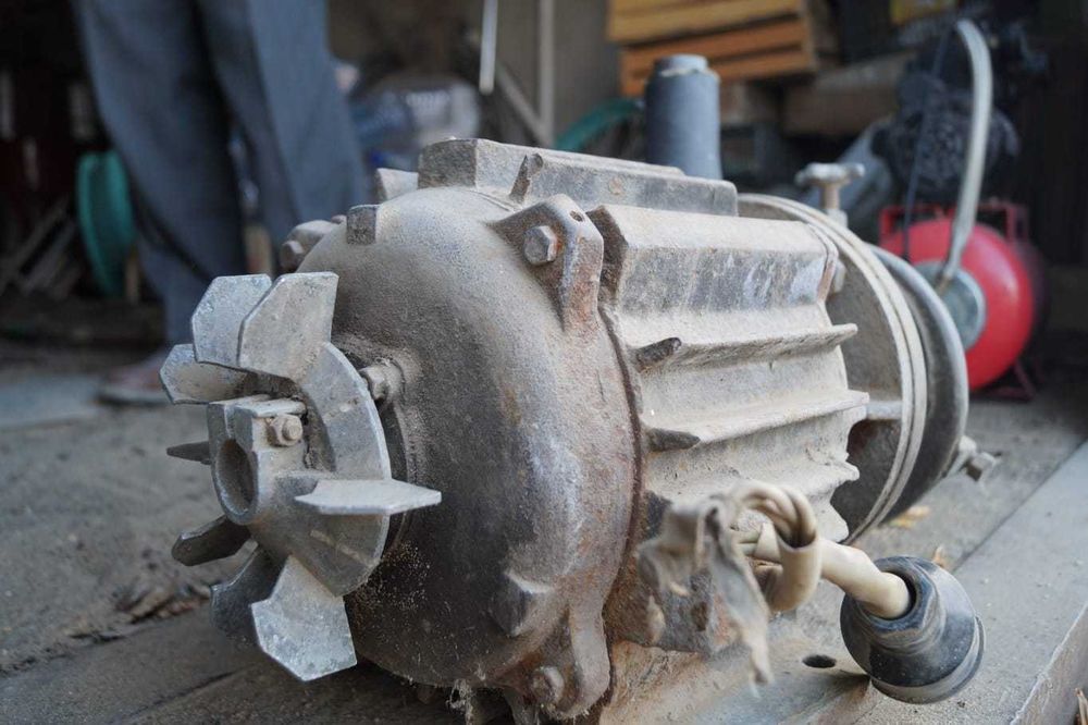 Насос центробежный. трехфазный. Мощностью 3 КВт. Б/у