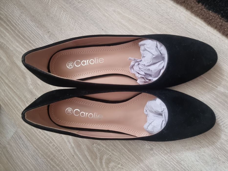 Pantofi negrii catifea