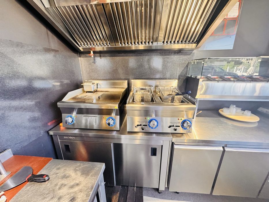 Vand chiosc tip toneta din structura metalica