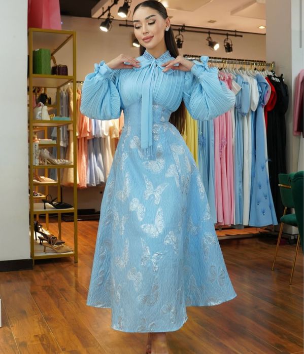 СРОЧНАЯ ПРОДАЖА! Продам платье небесно голубого цвета