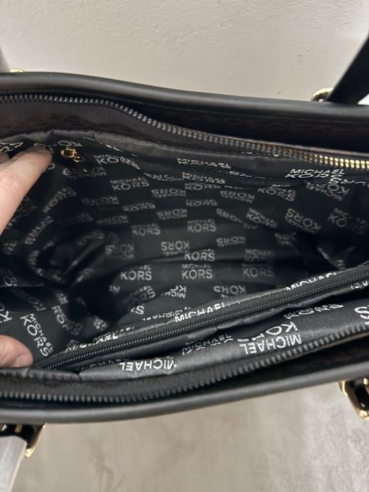 Vand geanta noua Michael Kors