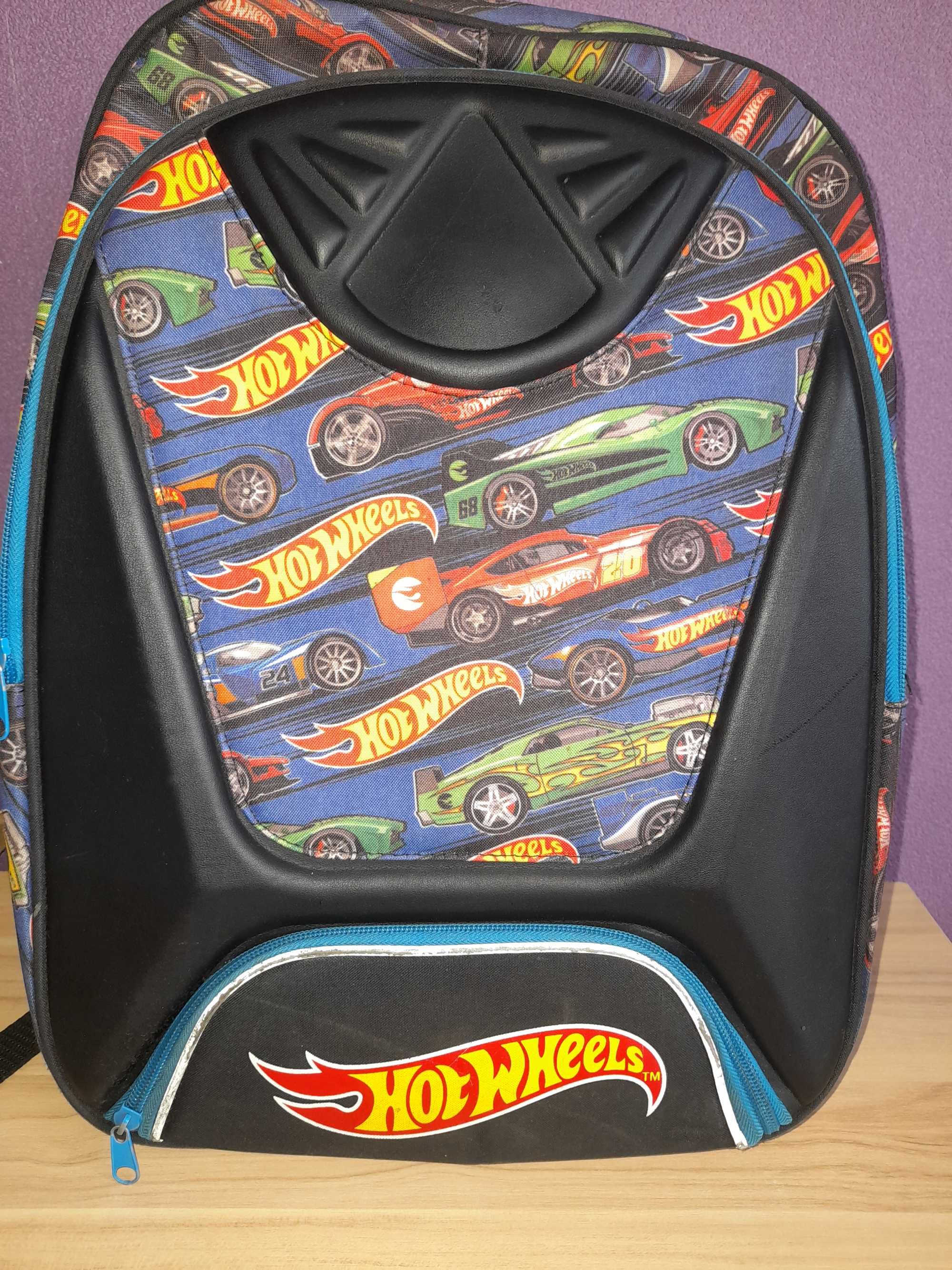 Школьный качественный рюкзак в отличном состоянии!