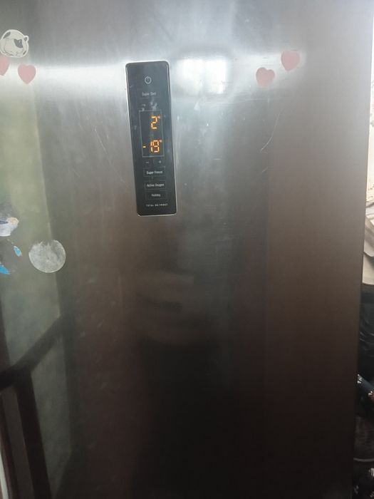 Vând frigider Ariston hotpoint