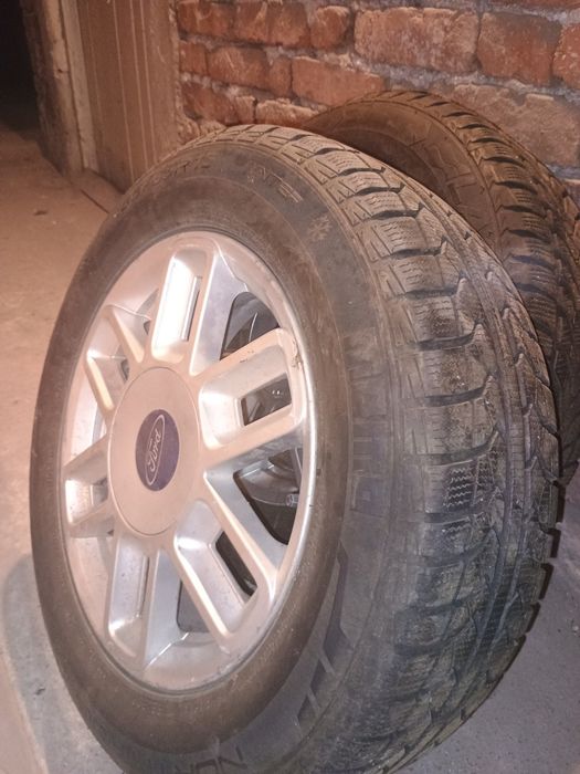 4 броя зимни гуми 195/65/15 + алуминиеви оригинални джанти