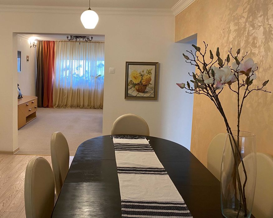 Inchiriez apartament cu 4 camere ultracentral Piatra Neamt