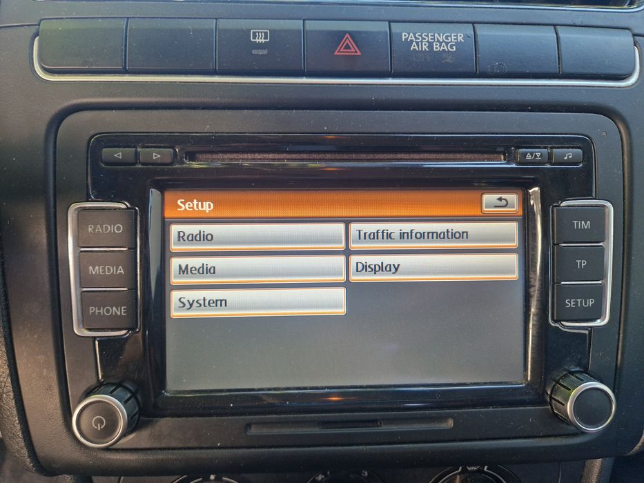 Radio CD cu magazie cd uri dedicate vw golf ,polo