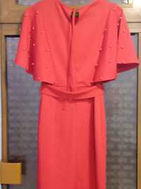 Красная платья и синня кофта