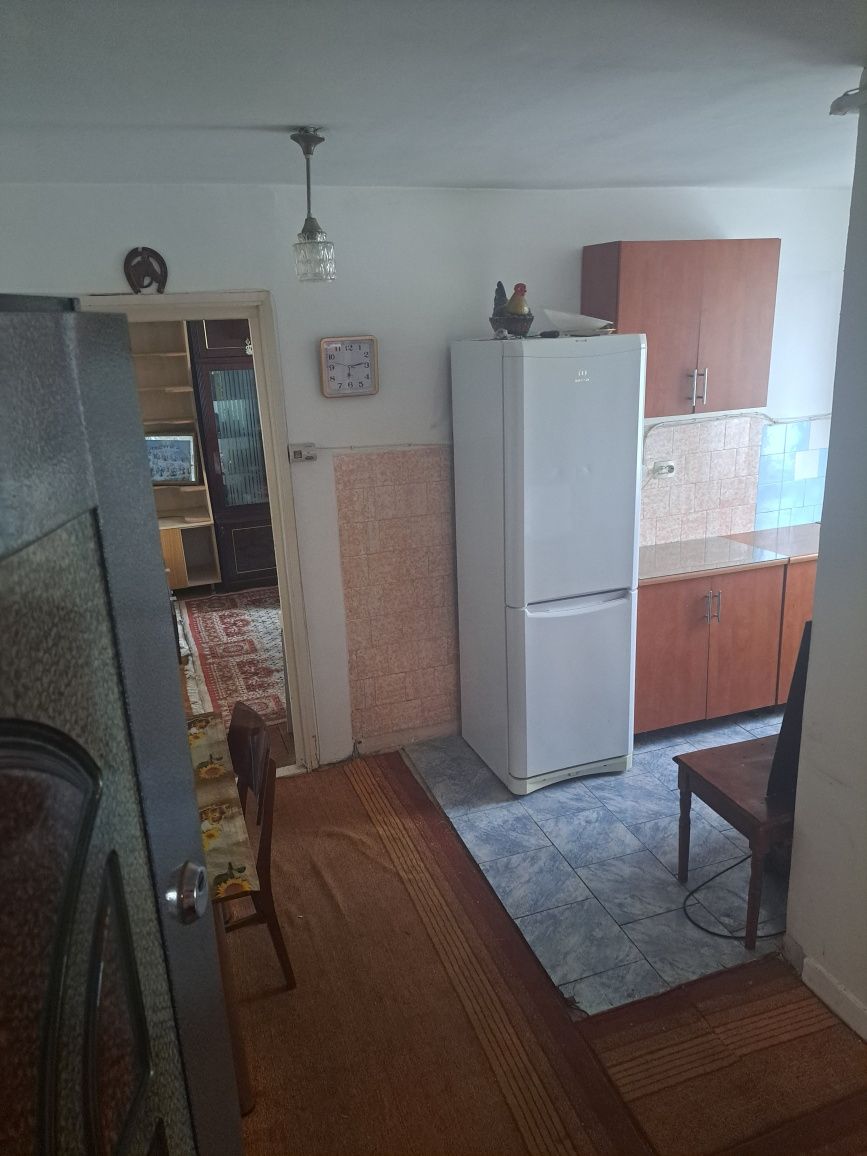 Vând apartament, 2 camere decomandat, Dacia-Petru Rares