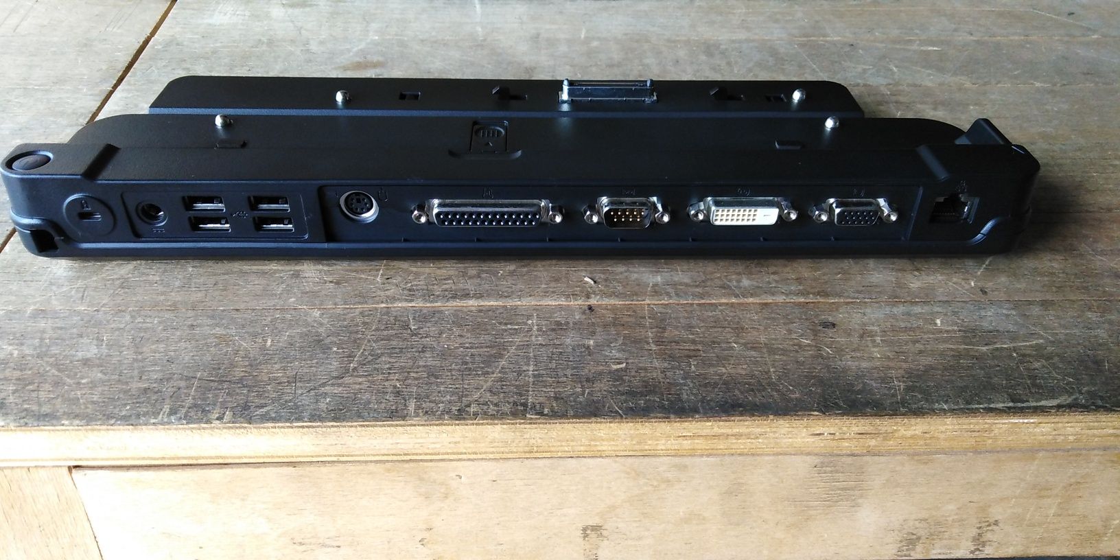 Multiplicator de port-uri pentru laptop