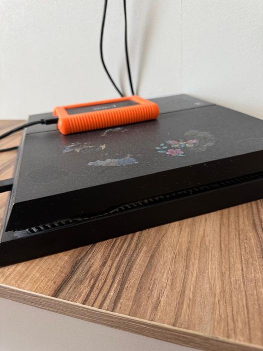 Продаю пс 4 за 90000тг