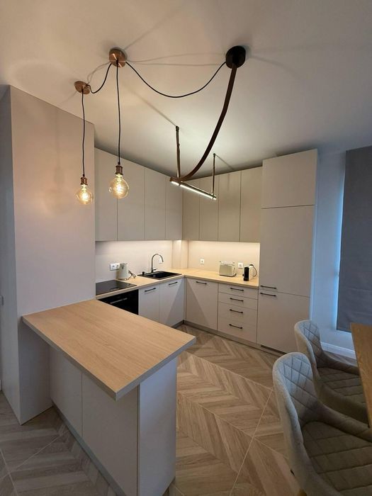 Дава се под наем Тристаен апартамент в София, Витоша - 140 кв.м за 1299 € - Снимка #4