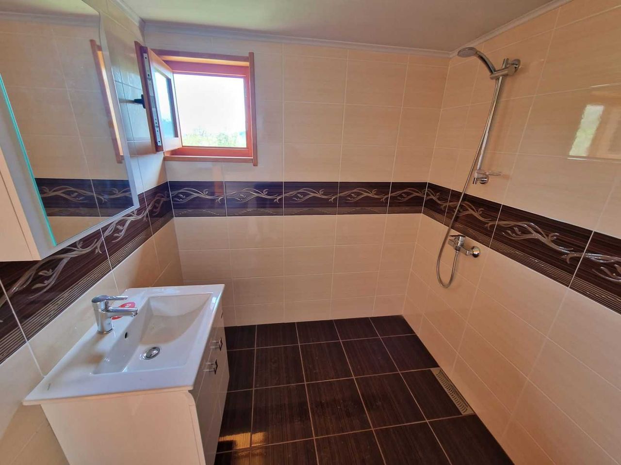 Продава се Къща в Банско - 50 кв.м за 1270 €/кв.м - Снимка #6