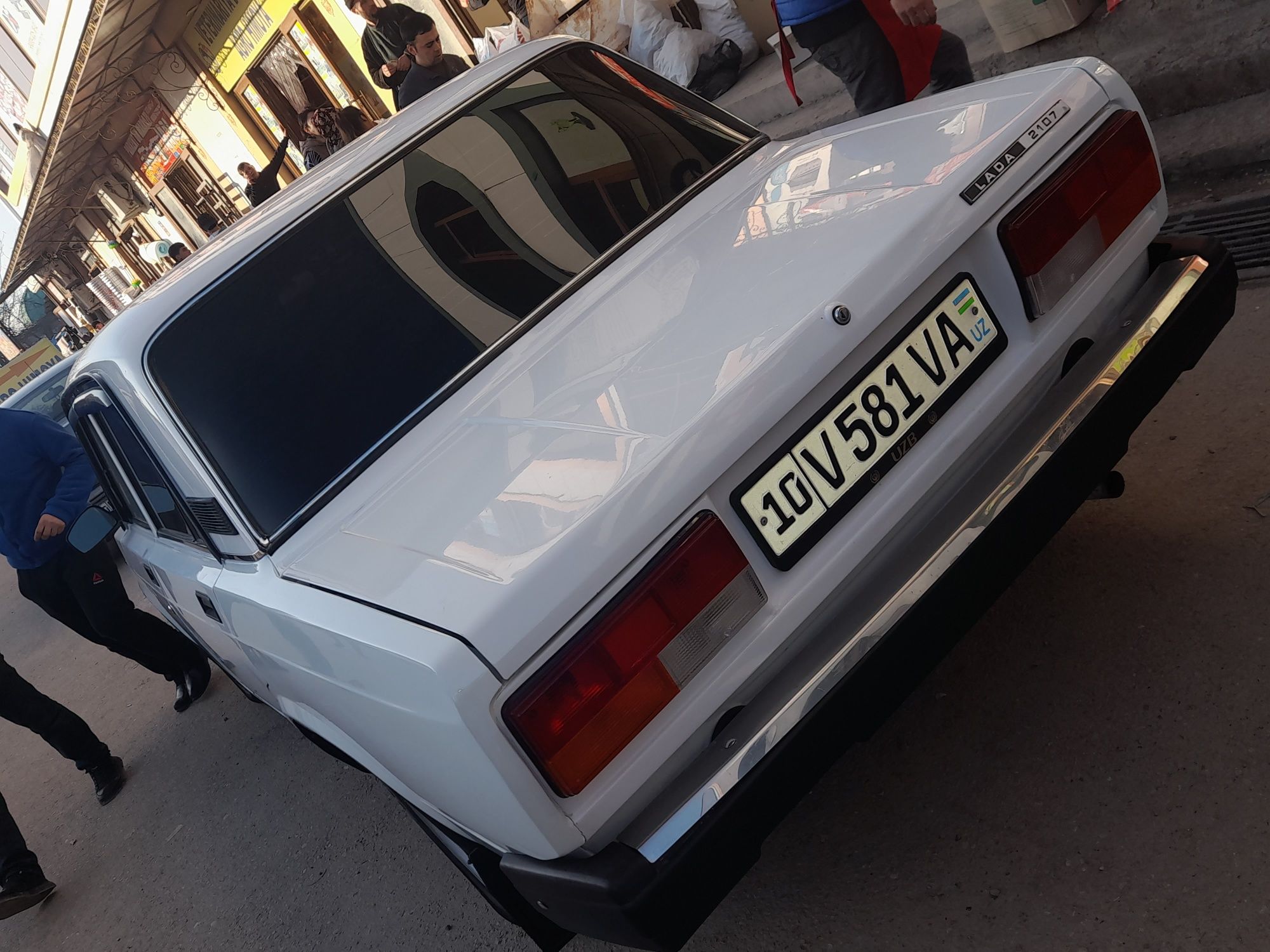 Vaz 2107 sotiladi