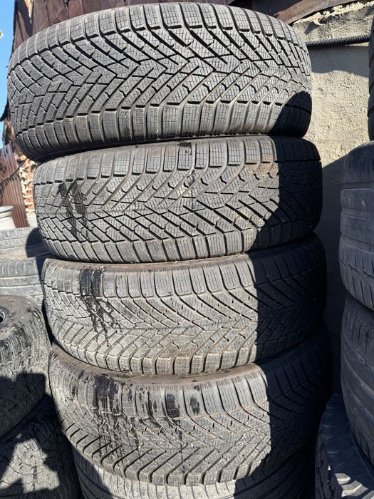 Vand set cauciucuri Pirelli Winter Scorpion 2 235/50/21