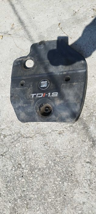 Капак за двигател Seat Toledo 2 1.9 tdi сеат толедо 110 к.с.