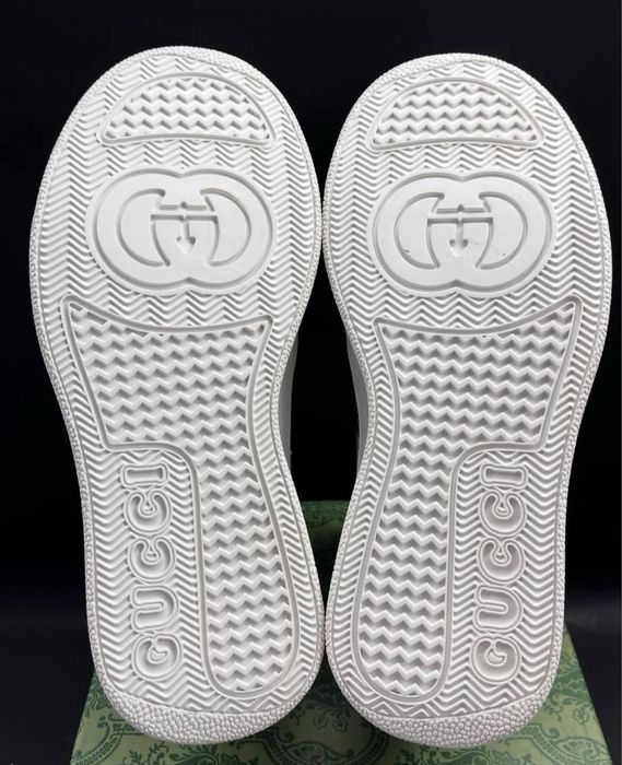 Модел на Gucci изящество в обувка