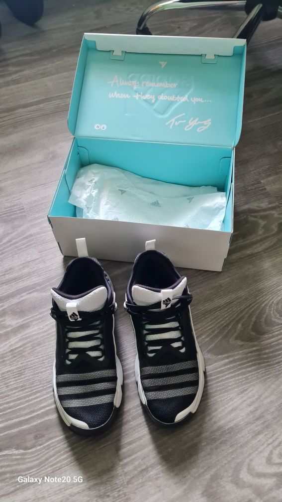 Маратонки Adidas