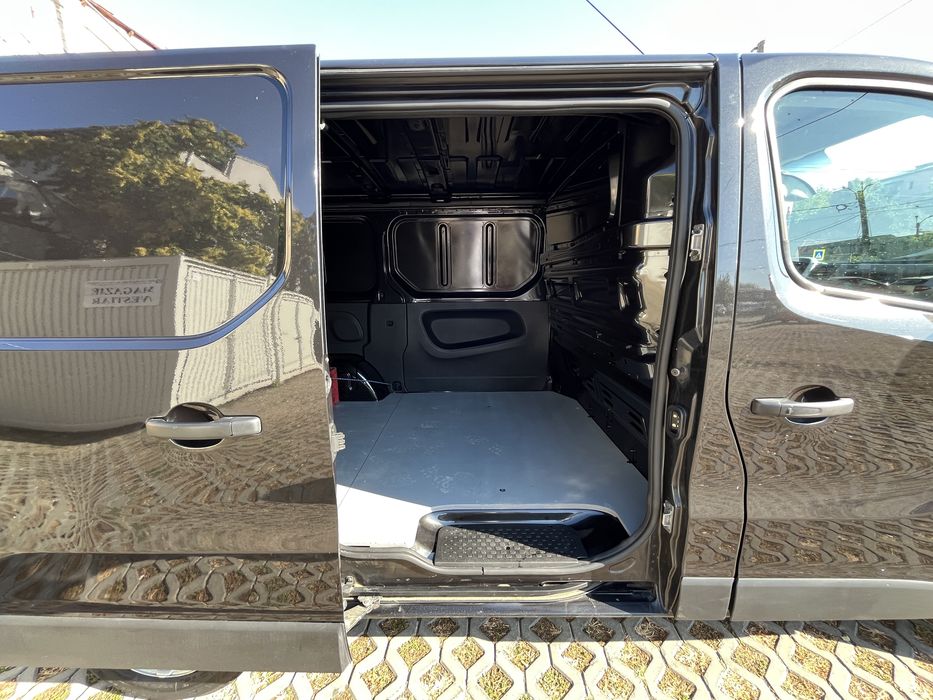 Renault Trafic 1.6 DCI 2015 nerulat in tara