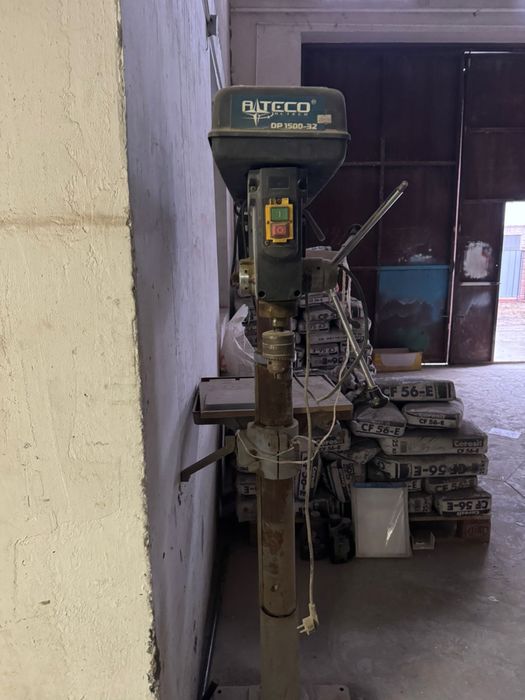 настольный/напольный сверлильный станок марки Alteco DP 1500-32.