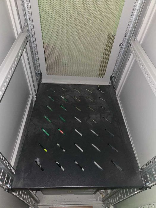 TOTEN Сървърен шкаф  600/800/2000 мм стоящ