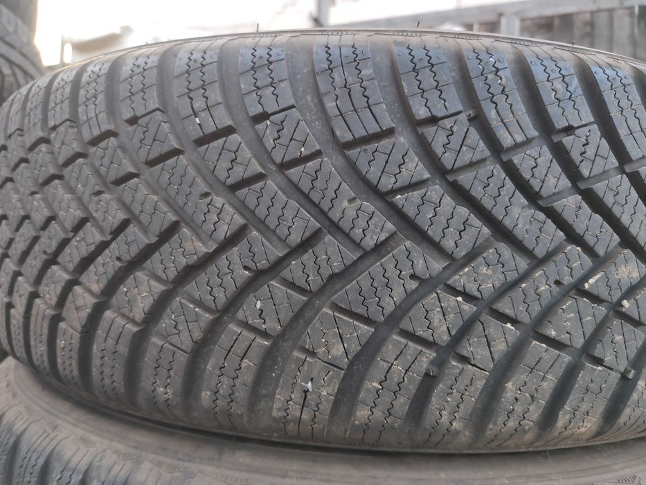 2бр Като нови Зимни гуми 205 60 16 - Hankook - DOT 2023