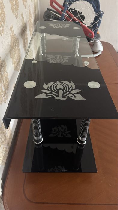 Продам подставку под тв