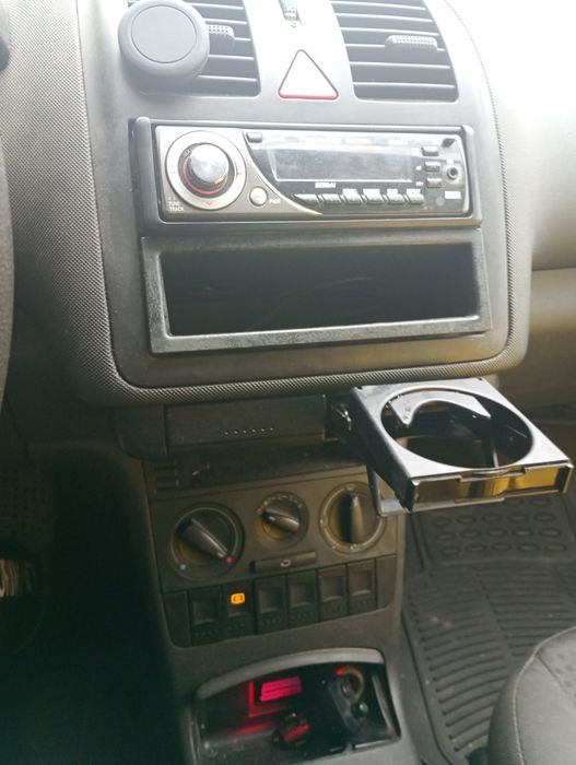 Vând polo6n2 1.4 benzină 44 kw 60 cai