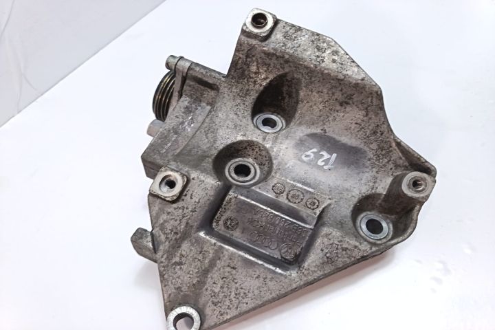 Suport compresor AC 06B260885A Volkswagen VW Passat B5.5 (facelift)