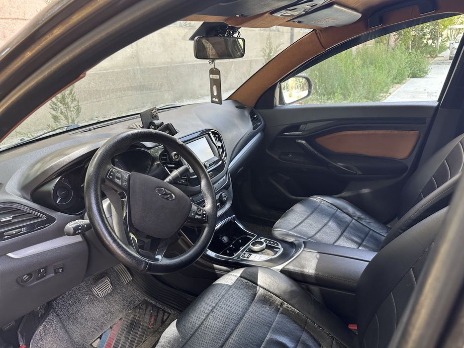 Lada vesta 2017 god gaz-benzin 1,6 motor 95000 km xoroshom sostoyaniye