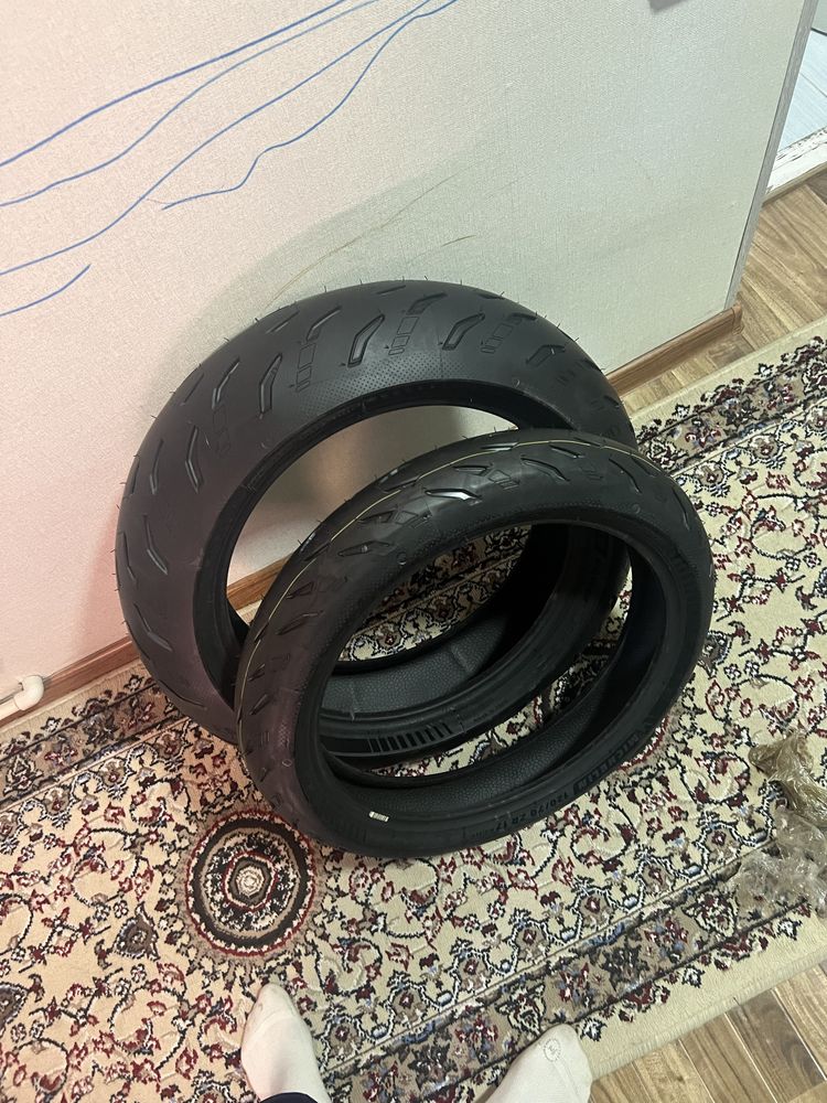 Pirelli Diablo Rosso 3 4