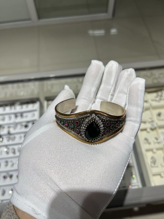 Продам серебряный браслет.