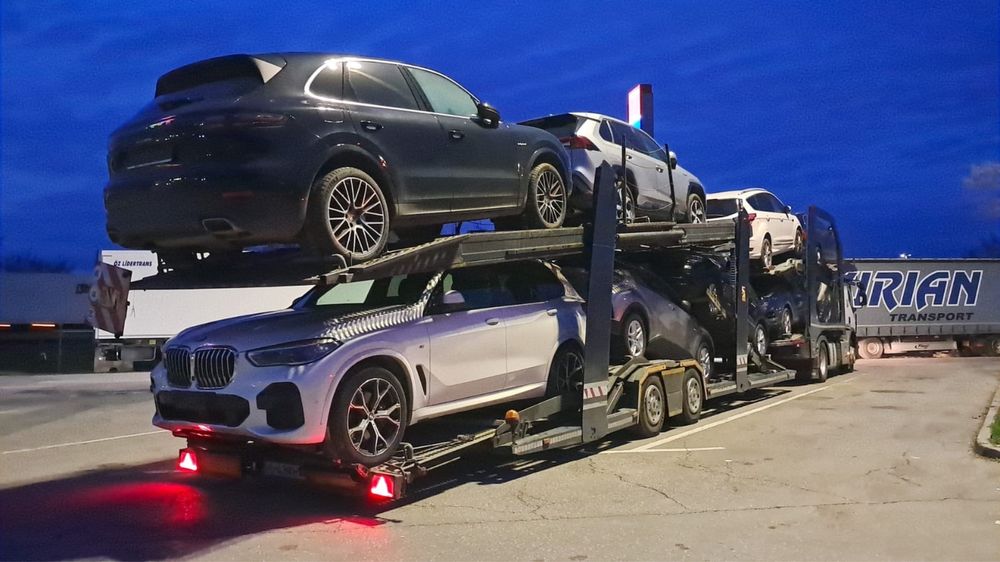 Vand transportor 9 poziti Renaul 2023/11 km 134000 strucrura lohr 2005