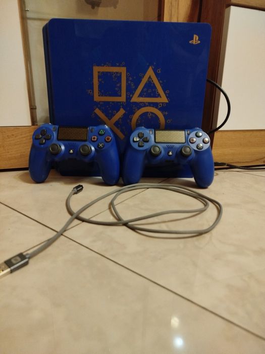 Плейстейшън 4 с 2 джойстика, Playstation 4