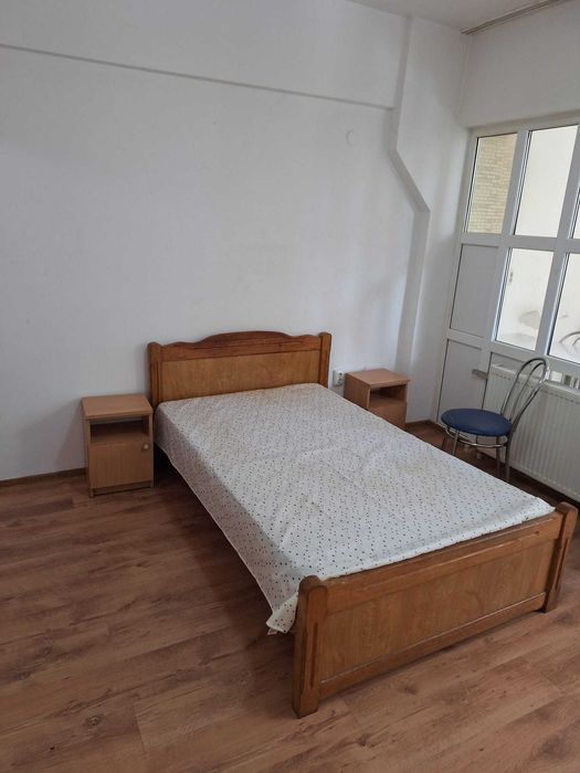 de vinzare garsoniera  toate utilitățile